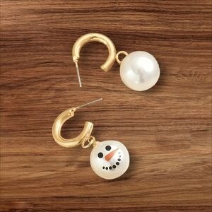 1 Pair of Creative, Funny, Cute Snowman Dangle Earrings
